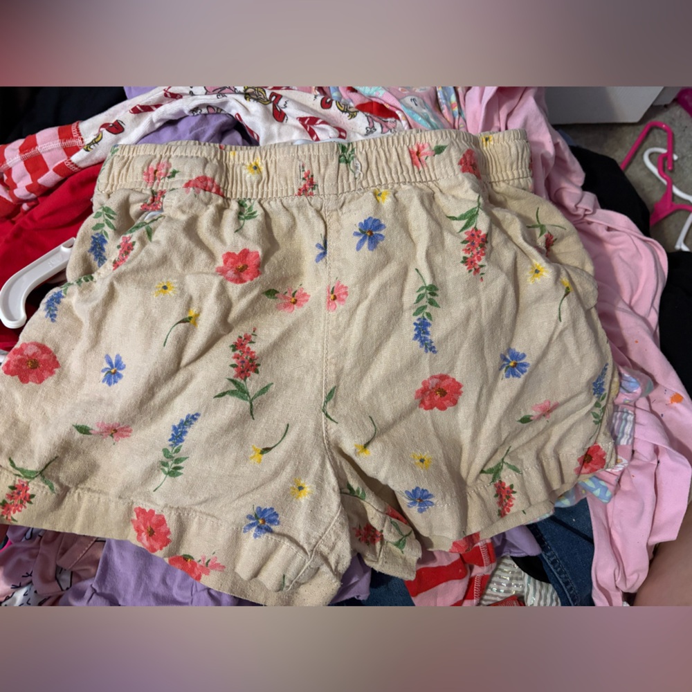Old Navy Cream Floral shorts
